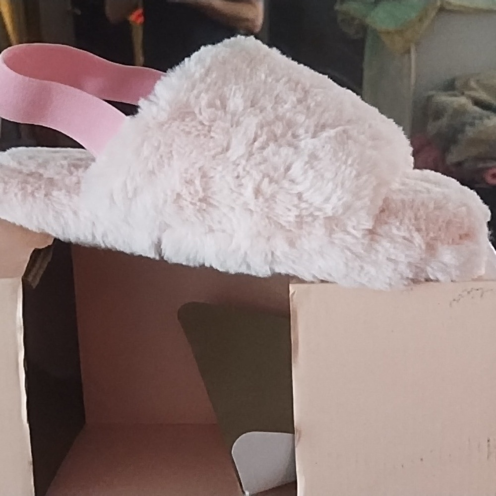 Via Rosa women's slippers new 8